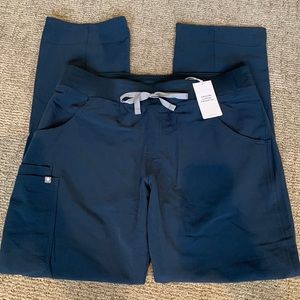 FIGS Kade Cargo bottoms. Size large, tall length in Dark Harbor